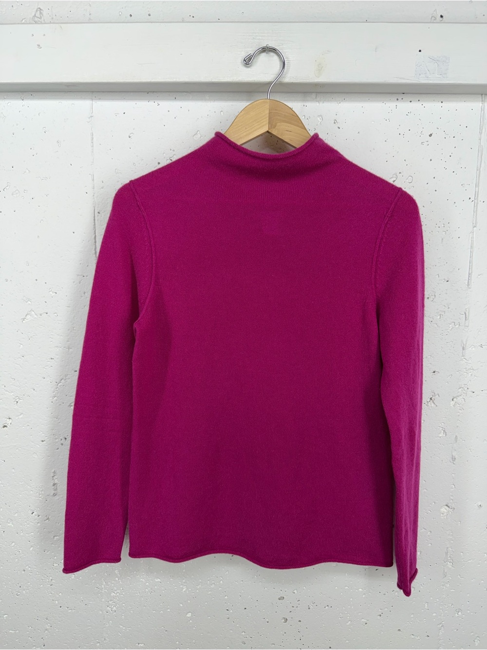 Nicole Miller Women’s size Medium Dark Pink 2-Ply Cashmere Mock Neck Sweater